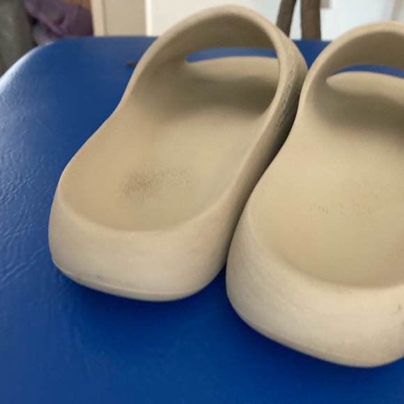 Mint vintage Adidas womens slides size 9.5 beige bone color rare 3 striped flip - Picture 5 of 5